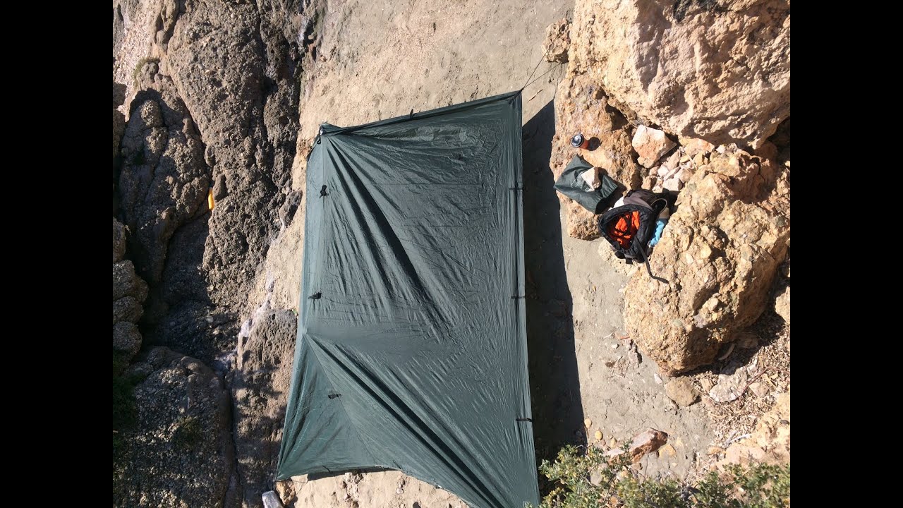Τοποθέτηση Tarp σε παραλία με Μπατόν Πεζοπορίας DD Tarp 3x3