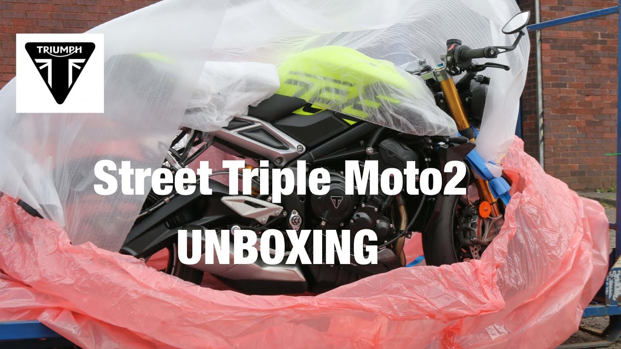 Triumph Street Triple Moto2 Unboxing