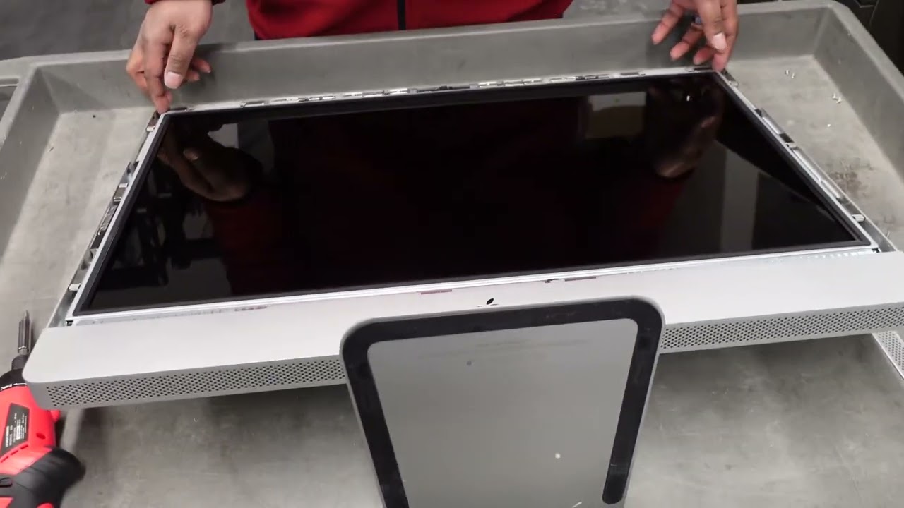 How to disassemble a late 2011 iMac