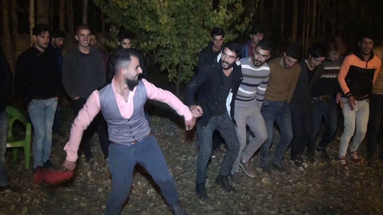Halay kralı MURAT &Ouml;ZSULAR