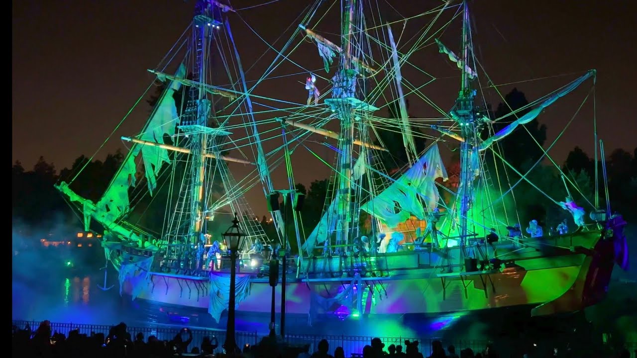 [4K] NEW Fantasmic! 2022 at Disneyland Park! - FULL SHOW with Elevated & Wide Views