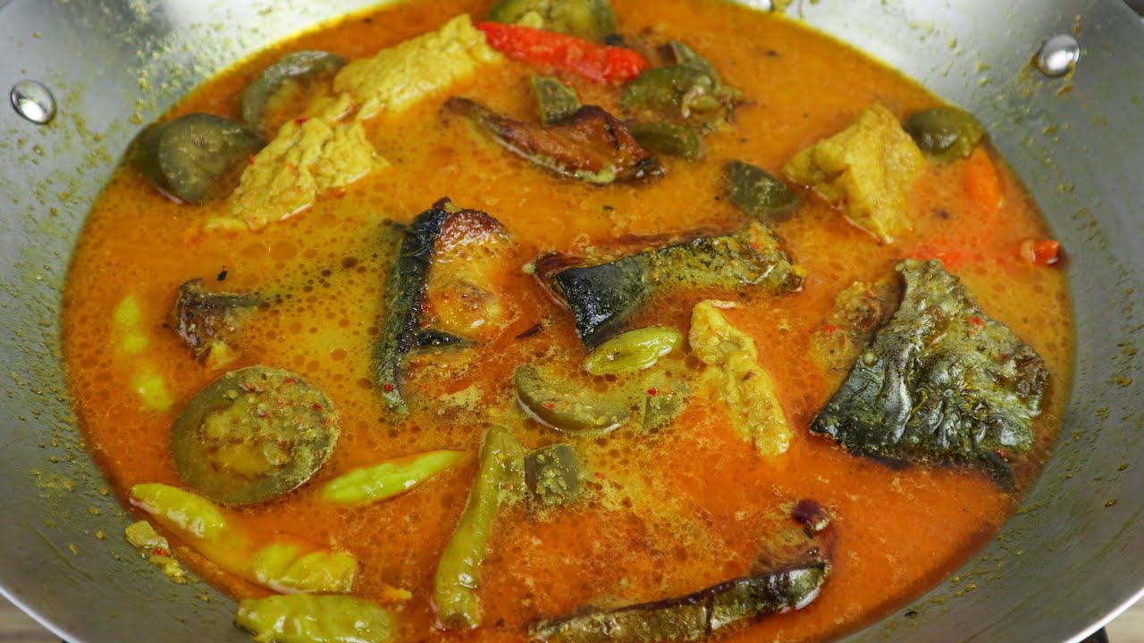 Mangut Ikan Asap Tahu Terong
