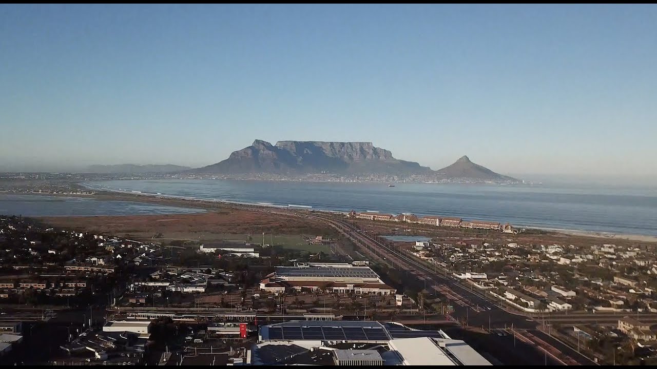 COVID-19 Lockdown Day 4: Peak hour traffic in Blouberg / Tableview