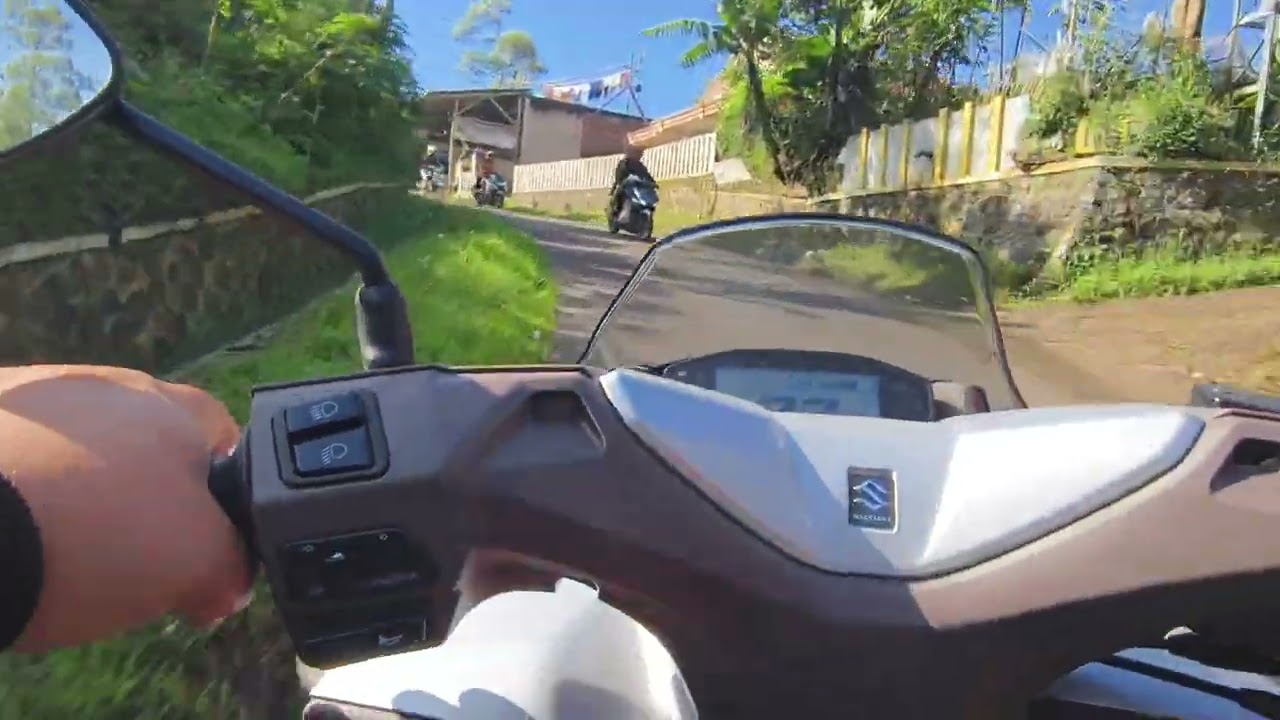 Suzuki Burgman 125 EX goes to Cigedug Garut