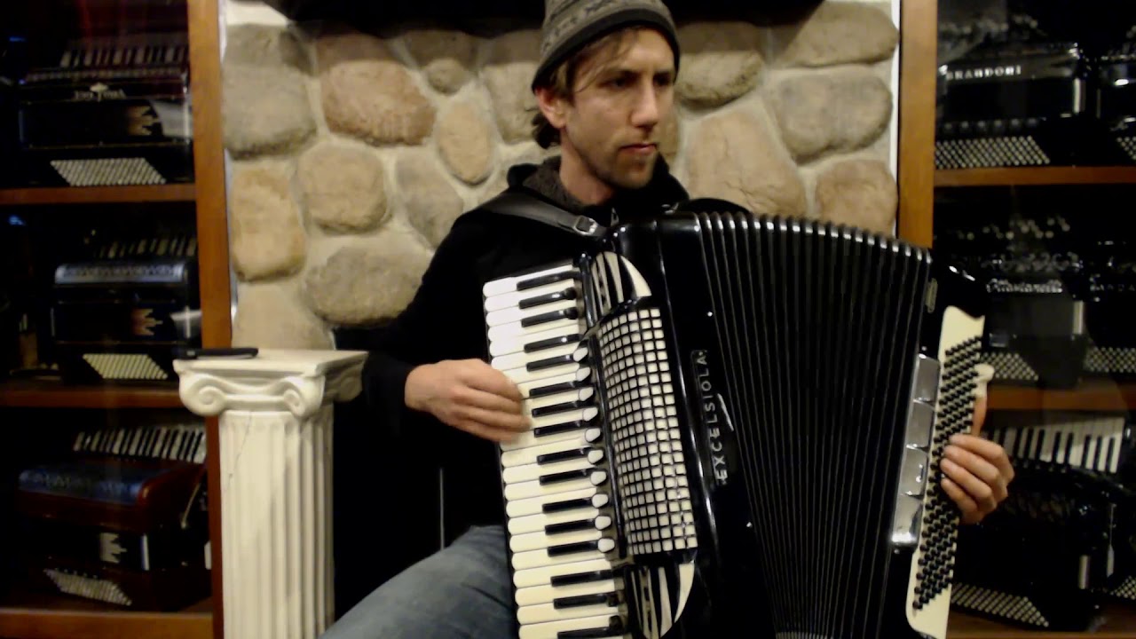 3198 - Black Excelsior Excelsiola 720 Piano Accordion LMMH 41 120 $1999