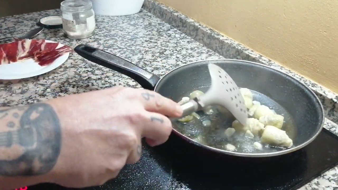 alcachofas con jamón estilo andaluz