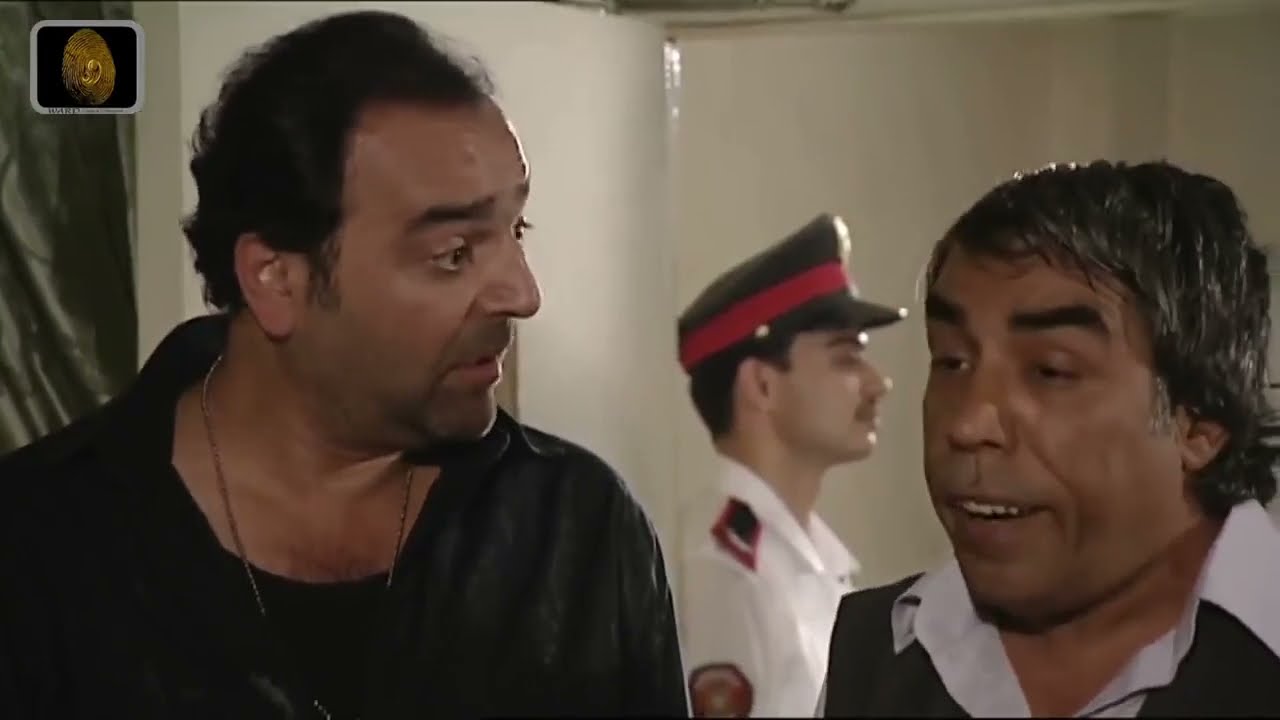 صاحبك انكمش متلبس     متلبس ؟! اي متلبس لكن بدك ياني اجي بالظلط 😁🤣😂