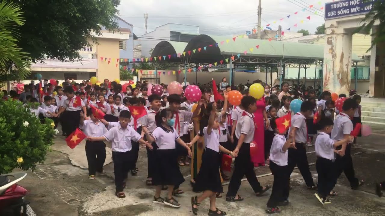 Nô nức khai giảng trường Tiểu học Lạc Đạo- Phan Thiết