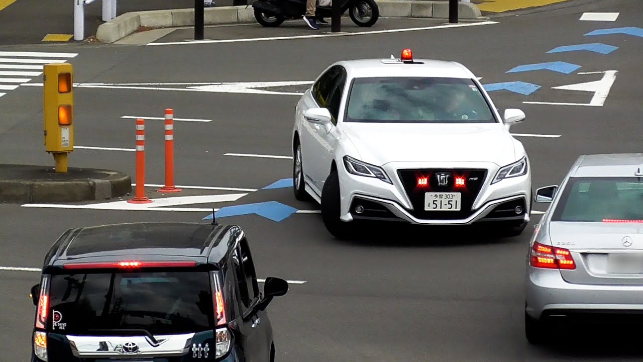 【月刊交通取締り2023年5月号】お前、頭イカれてんのか！？信号無視で交差点に突っ込む違反車に覆面パトカー怒りの天誅！！暴走！反社のお兄さん、白バイに散る！！など、街中にサイレンが響き渡る違反13連発