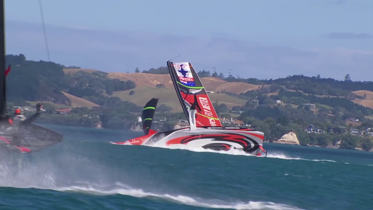 Dramatic capsize AC75 Emirates Team New Zealand #AmericasCup practise before Prada Cup