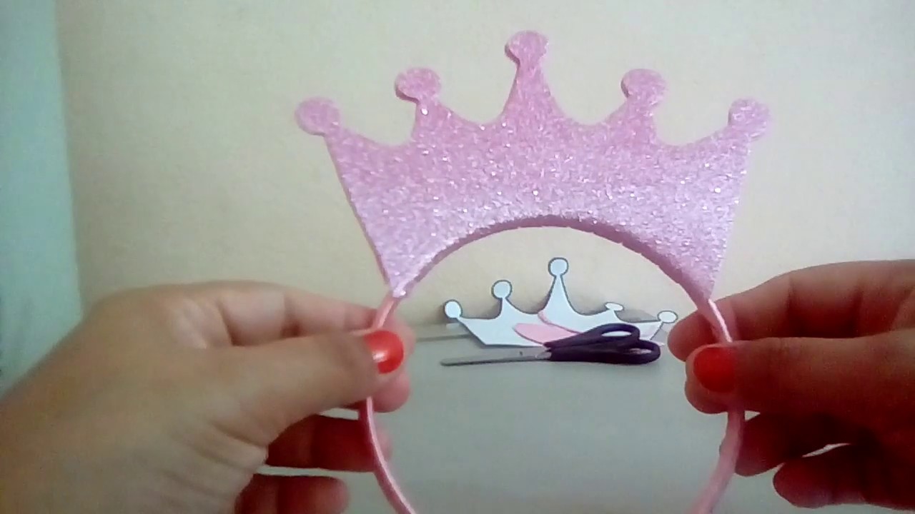 Tiara com coroa de EVA