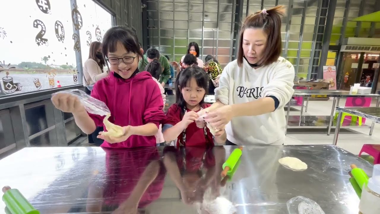 亞媽-Connie10歲9個月-Queenie7歲7個月ㄧ起去宜蘭三星鄉初咪體驗農場DIY創意蔥麵包-2023年2月4日-2天1夜宜蘭玩樂