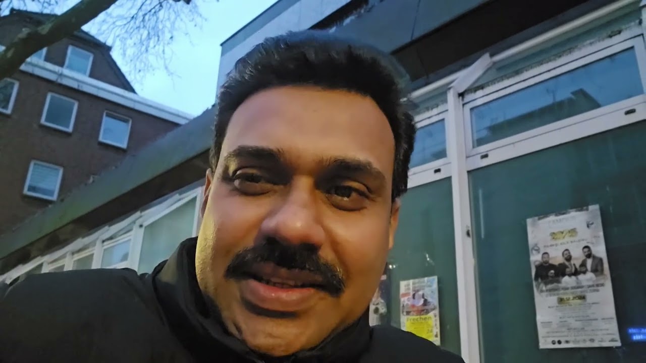 മലയാളികളെ നാണം കെടുത്താൻ ഇതുപോലെ ഒരണ്ണം പോരെ?