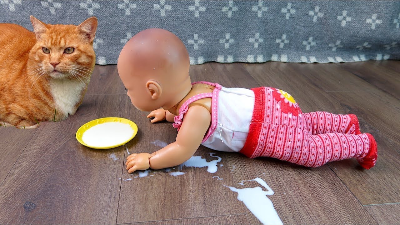 Куклы Пупсики НЕ ПЕЙ ЭТО МОЛОКО! Аннабель Ползает Учится Ходить Игрушки Для Девочек