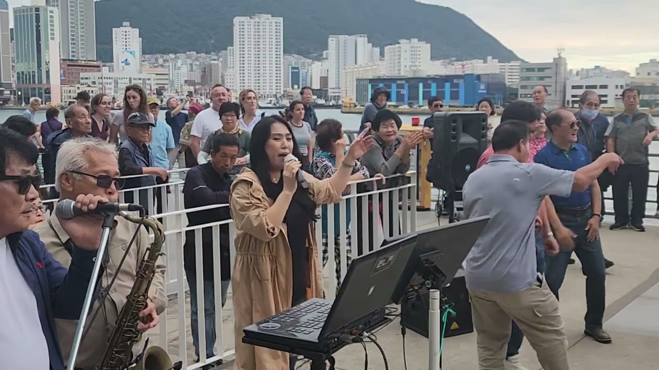 🍒​💜 그집앞  🌿 노을 🌼 시민노래자랑 자갈치시장 🍒​​251008 🌿 기프트데이tv 💜#그집앞 #노을 #버스킹 🌿🌼🍒​​​