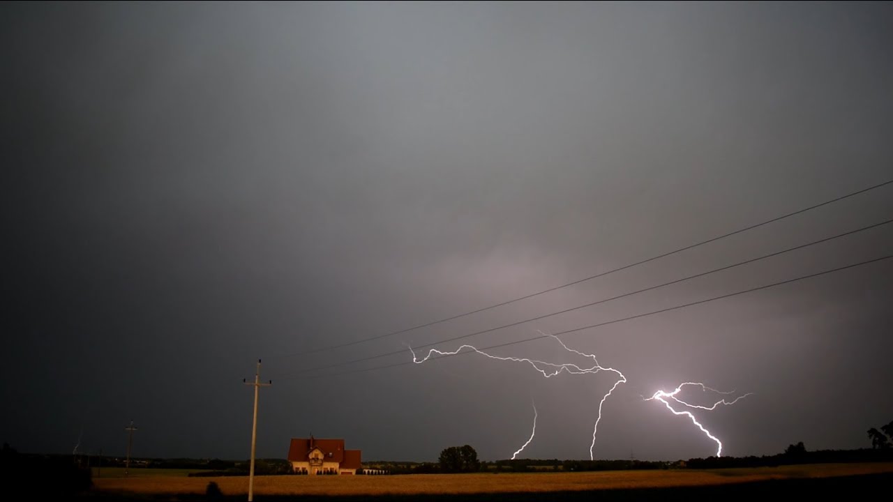 Burza + efektowne wyładowania atmosferyczne - 15.06.2019r