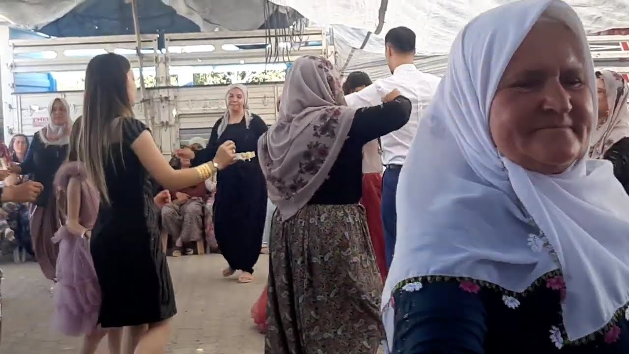 Galgımalar oyun havaları AKŞEHİR Engilli mah Fatime Doğan &AKŞEHİRLi Hamit Doğan çiftinin düğünü