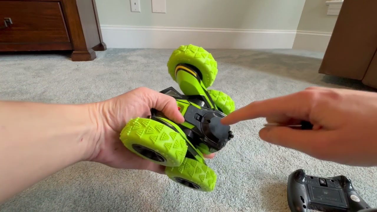 Обзор радиоуправляемой трюковой машинки Threeking RC Stunt Cars с возможностью двустороннего движ...
