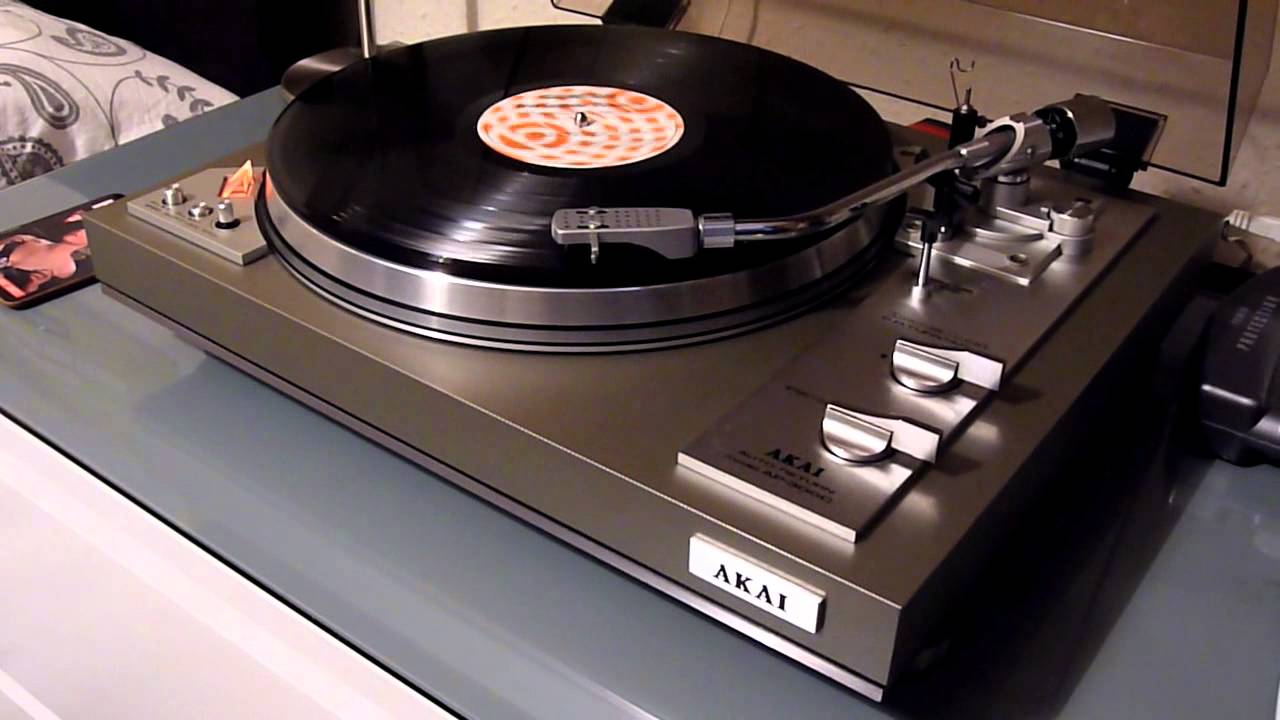 Vintage Akai Hifi Seperates plays Genesis Invisible Touch HD Stereo