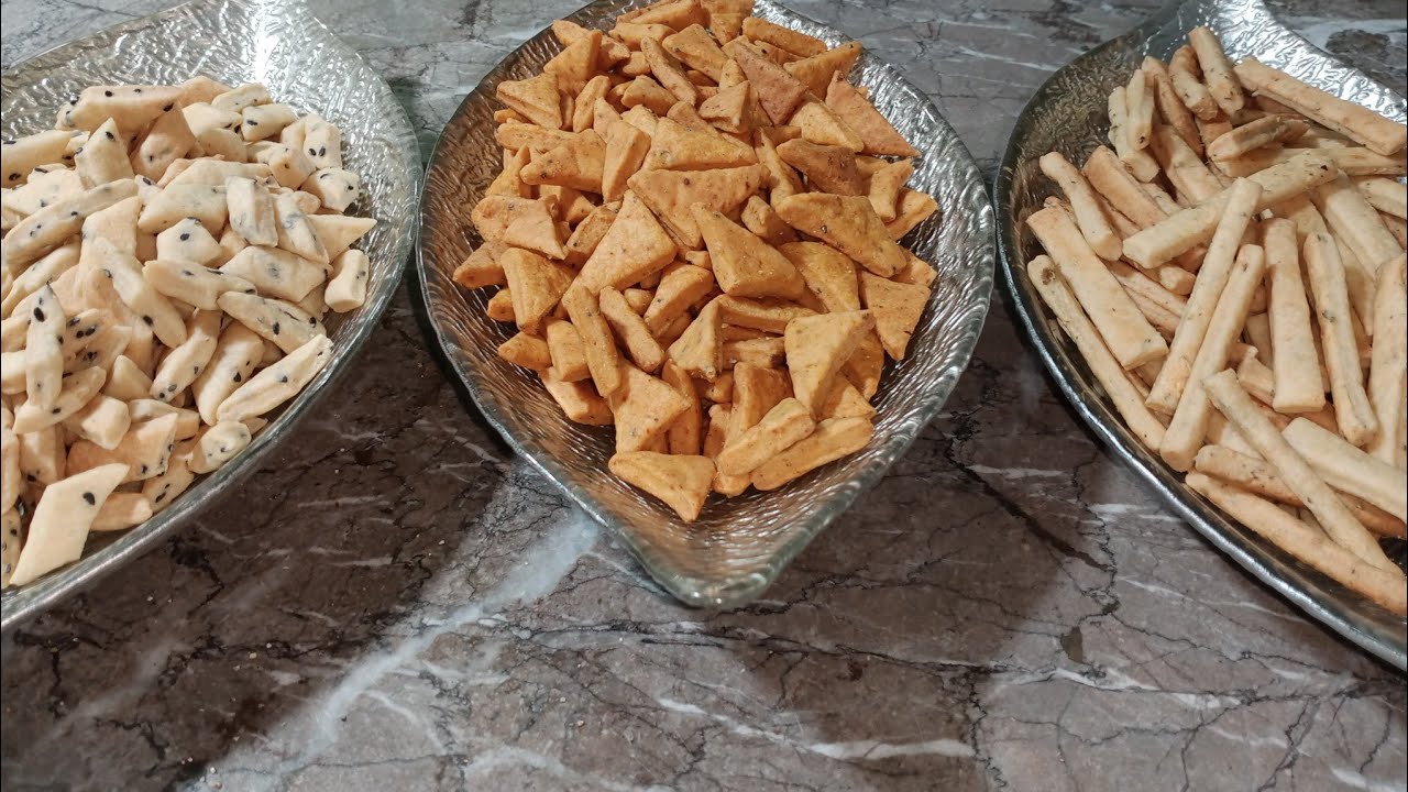 بعجين واحد دخلوا تشوفوا قريشلات أو(مملحات) بثلاث نكهات بطريقة سهلة 👌 وسريعة 👍 و لذييييييذة 😋