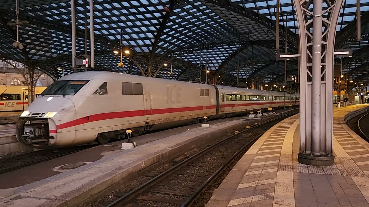 Abfahrt ICE 2 (Tz 233 