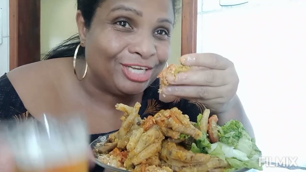 COMENDO DE MÃO PÉ DE GALINHA COZIDO FEIJÃO ARROZ FARINHA PIMENTA/ mukabang