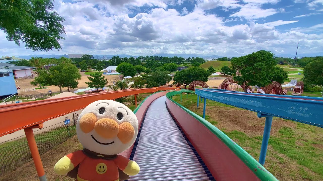 アンパンマン！おもちゃ　アニメ☆公園でかくれんぼ♡みんな、どこにいるのかな？なが〜いすべり台がたくさんあったよ♫Hide and Seek in the park 【公園】【かくれんぼ】【滑り台】