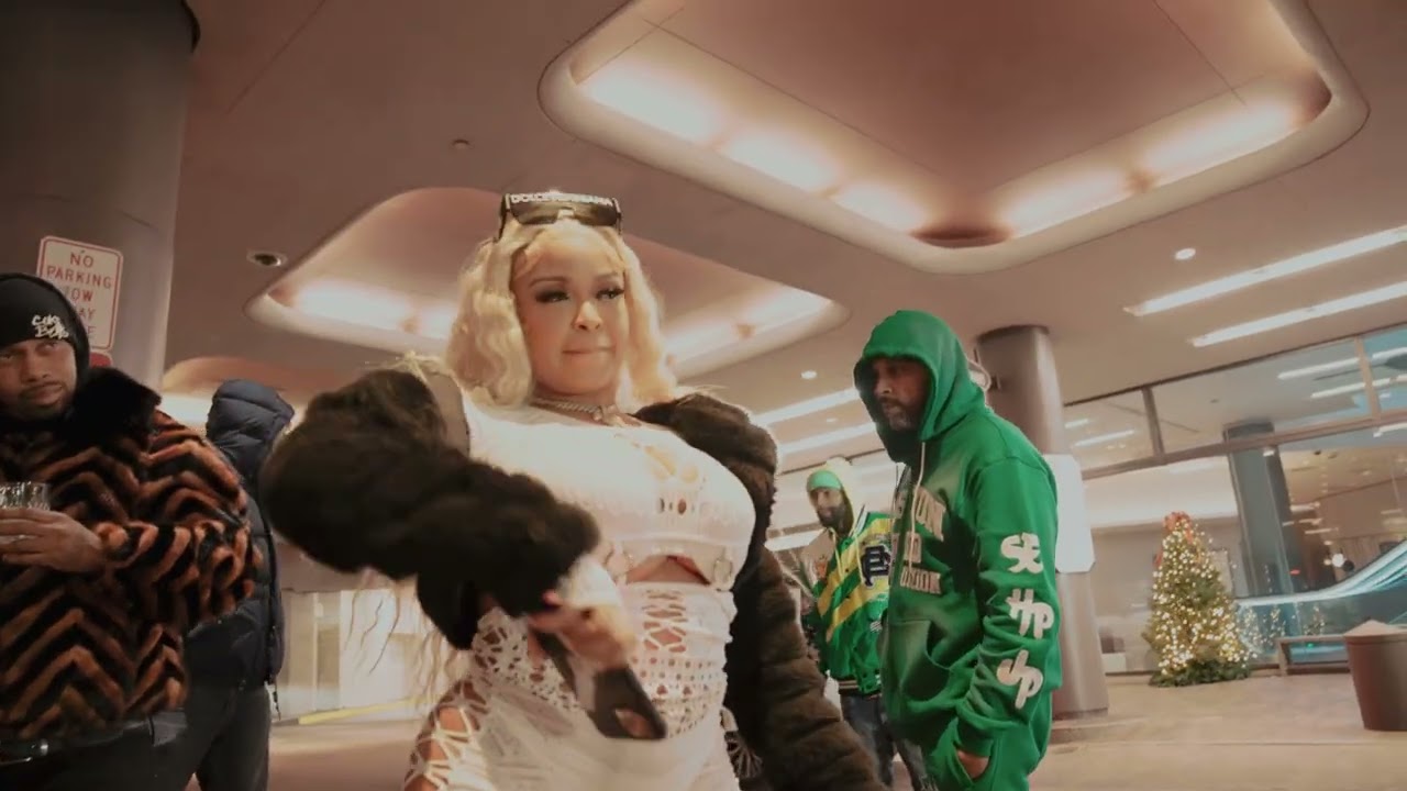 YAYA GABBANA- ON DEAD DOGS