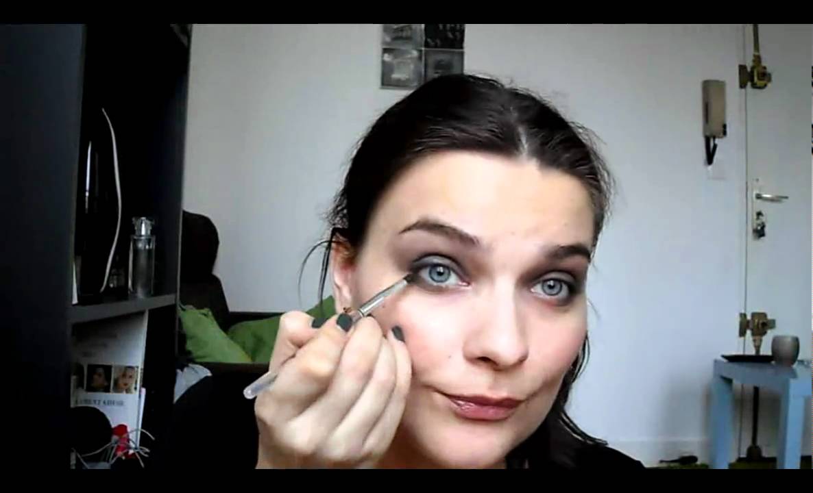 Maquillage intense avec les ombres perlées de Chanel