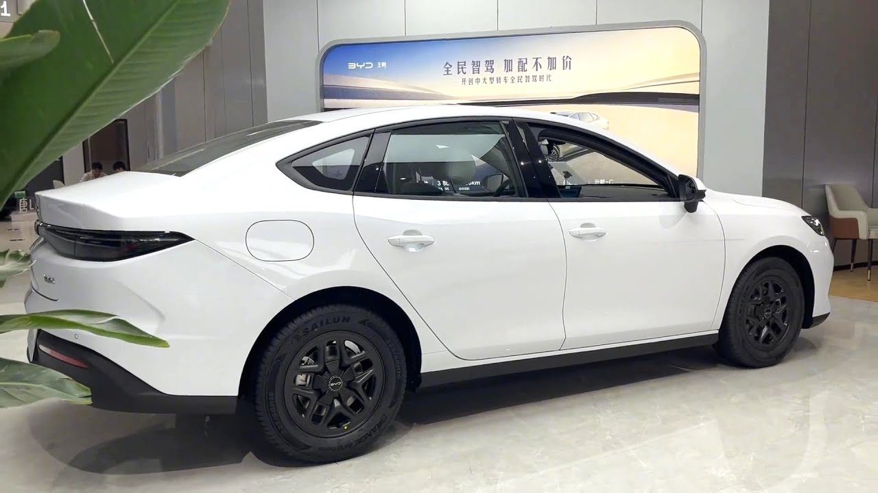 All New BYD SEAL 05 DM-i PHEV 2025 - Exterior And Interior