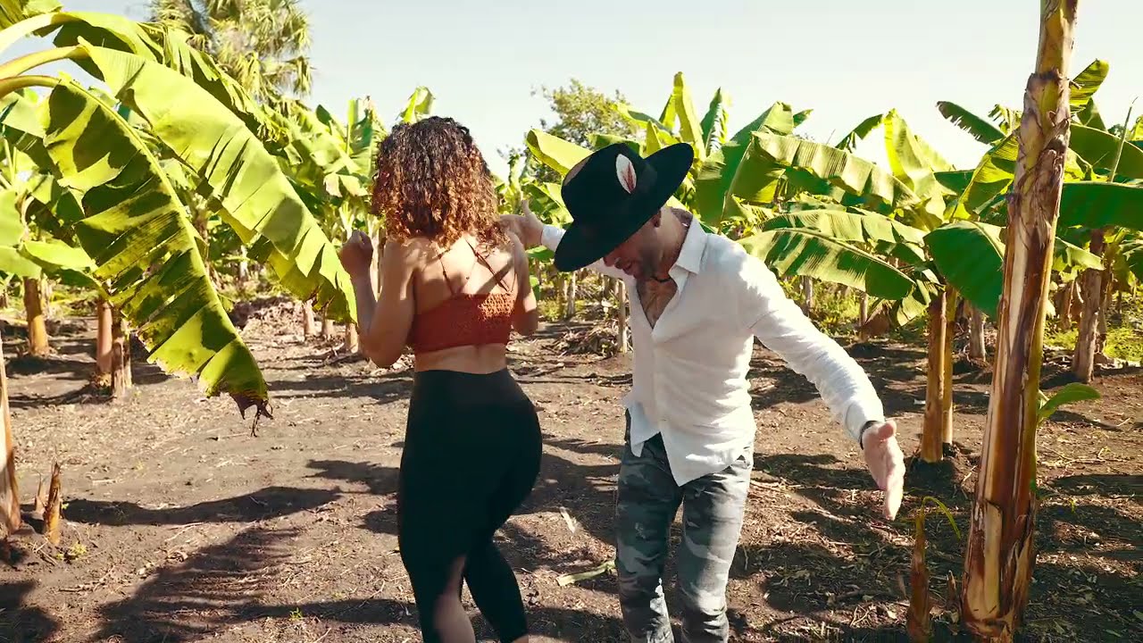 Merengue en el CAMPO! Ojala Que Llueva Cafe [Ataca X La Alemana]