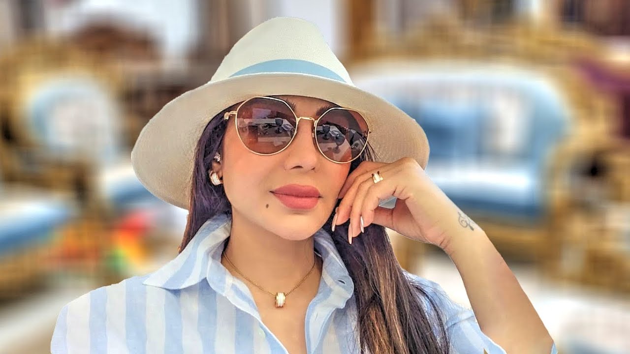 نظرة سريعة على بيت لجين عمران الفاخر من الخارج، حيث يتألق بالأناقة والتصميم الراقي.