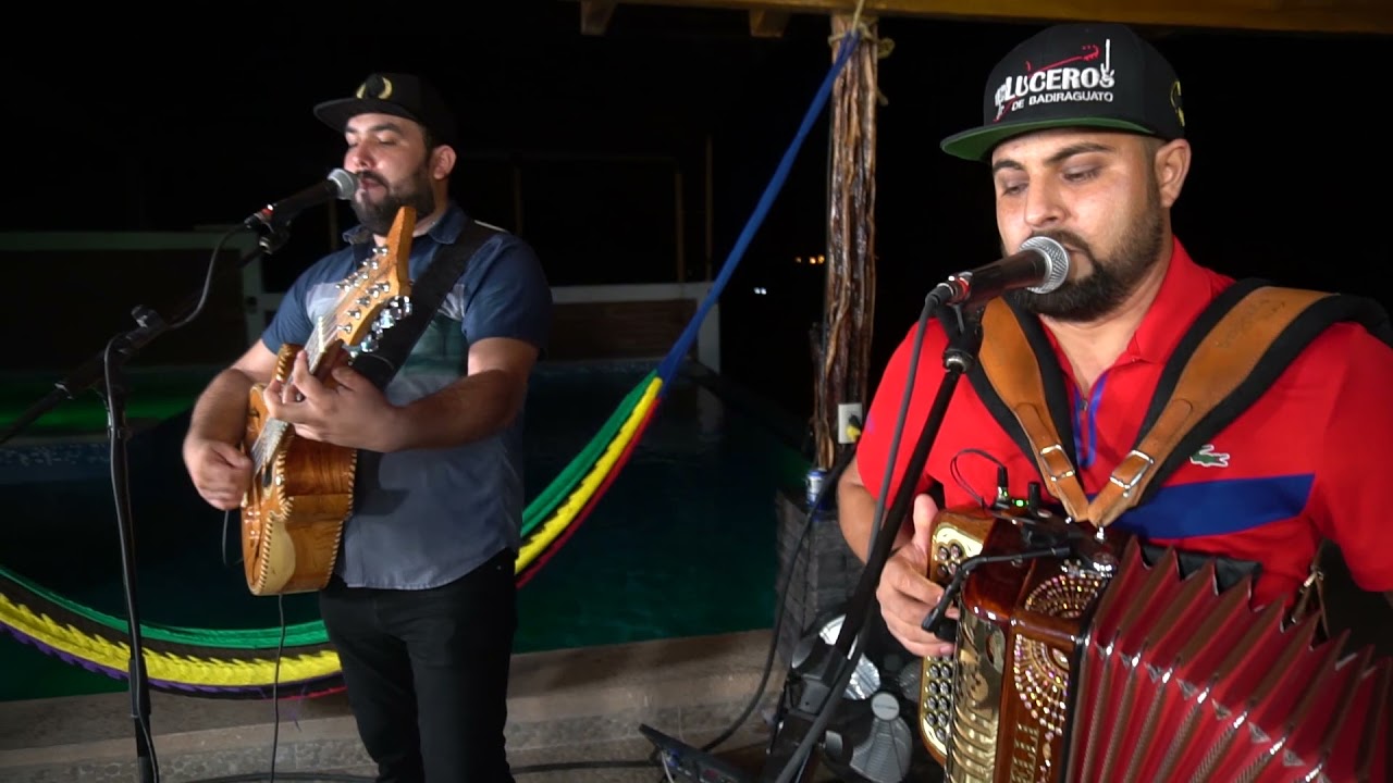 Luceros Jr de Badiraguato-El Abandonado (Video Oficial) En Vivo Con Tololoche