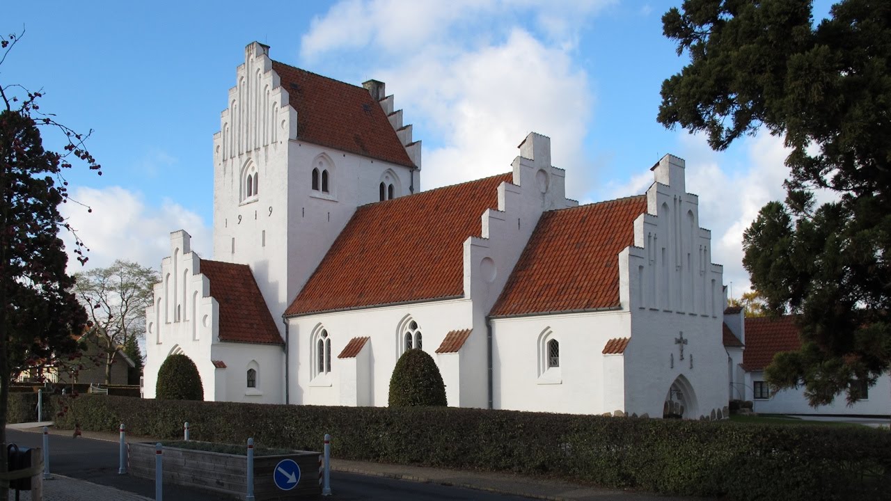 Lundtofte kirke ringer til gudstjeneste