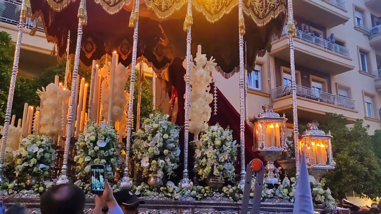 Virgen del Rosario (La Milagrosa) con el Coro de Julio Pardo, Sevilla 2023
