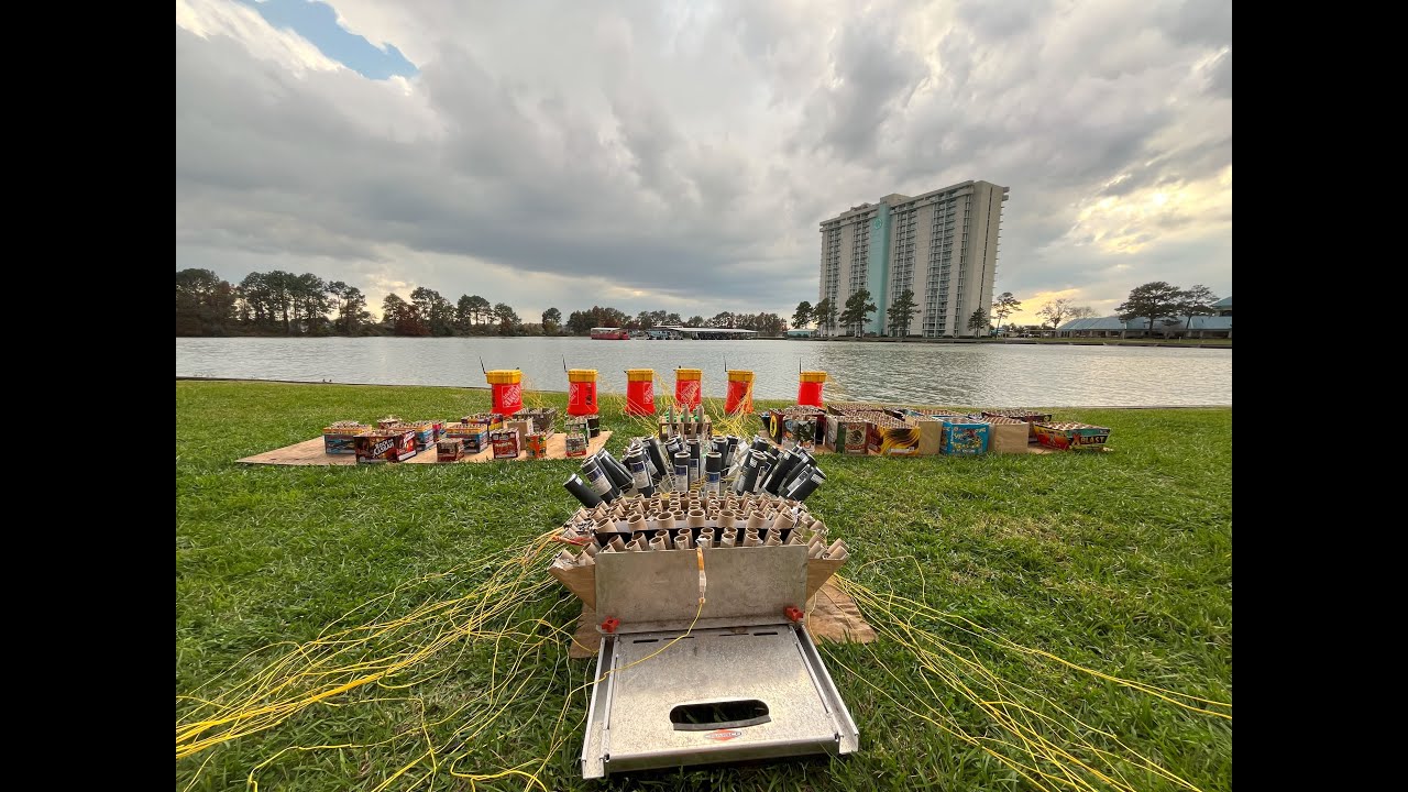 FIREWORKS SHOW LAKE CONROE BOAT PARADE 2023