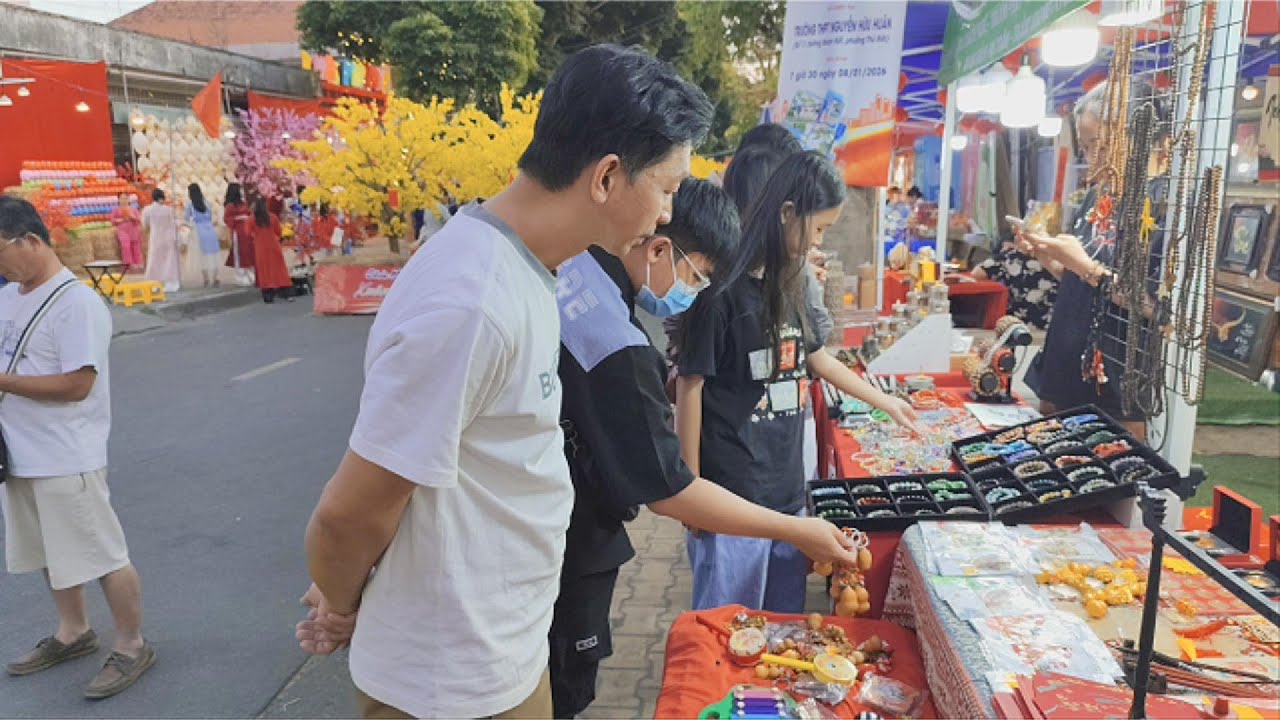 Dạo phố Tết Việt Phường Thủ Đức TPHCM