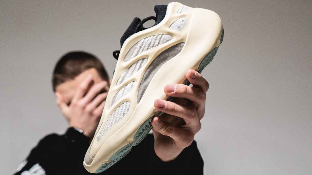 Yeezy 700 V3 Azael | Что ты такое?
