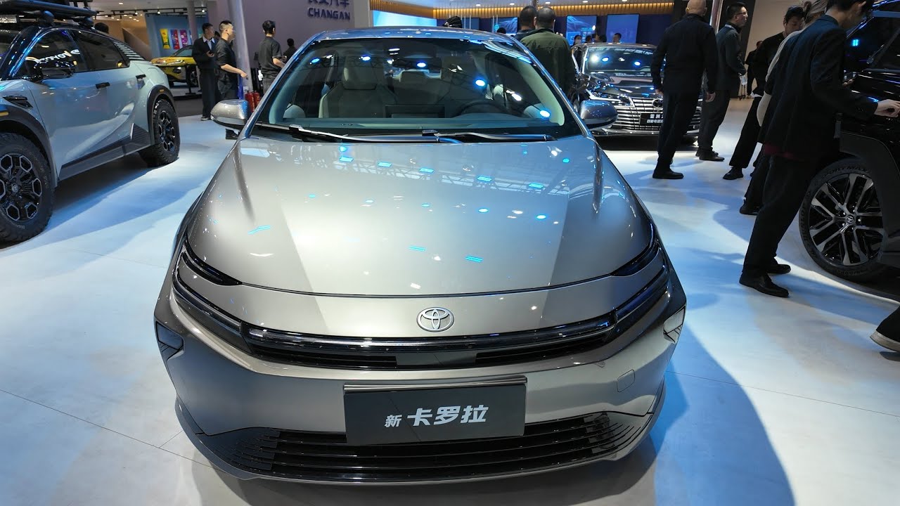 2026 Toyota Corolla exterior and interior (two colors) dynamic space video