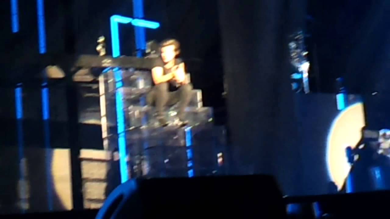 One Direction- Over Again (front row) Adelaide 23/9/13