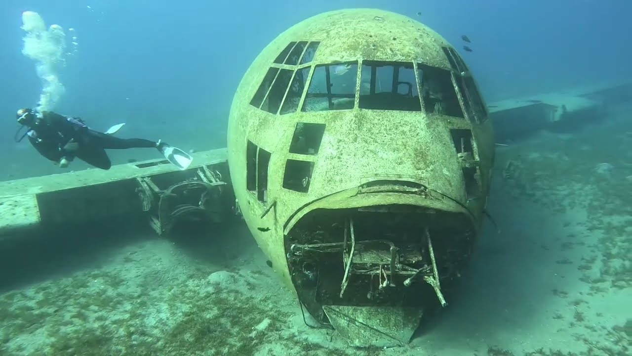 Diving the Lockheed C-130 Hercules and tank, in Aqaba, Jordan @agscuba