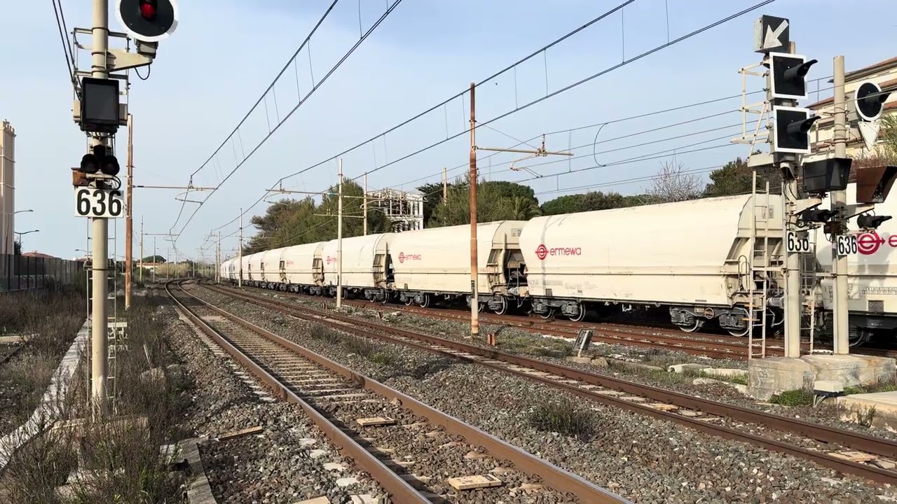 Stazione di San Vincenzo, arrivo del biancone (G2000.002 MIST + E652.062 MIR). 05/03/2026