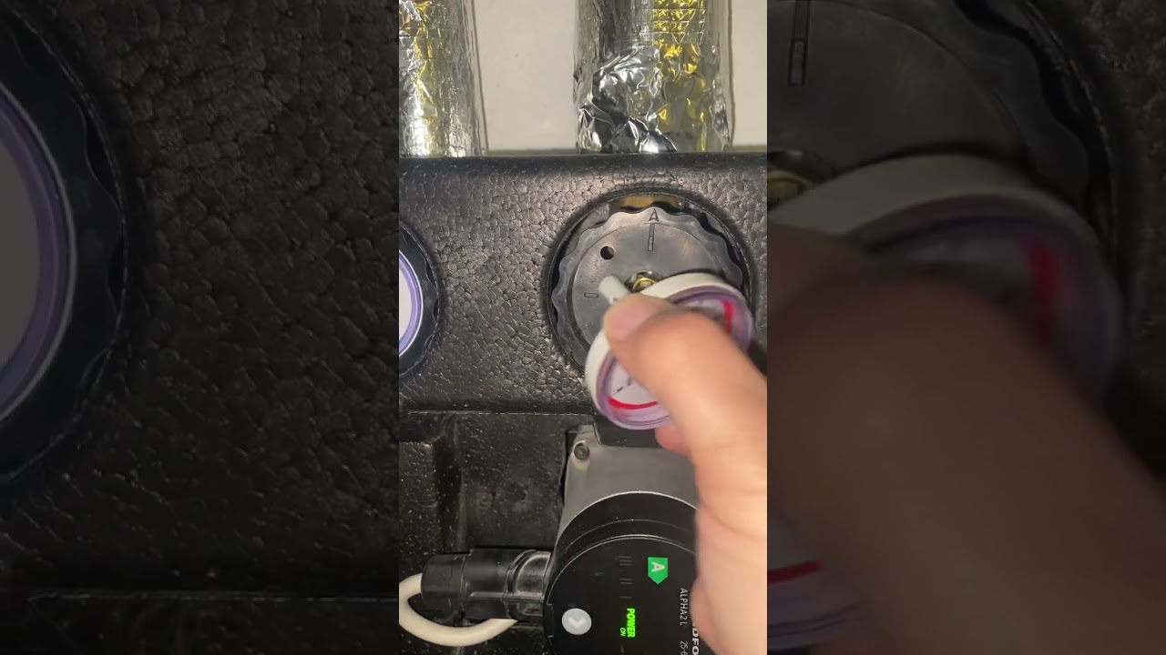 Thermometer richtig positionieren oder wechseln bei einer AFRISO Primotherm Pumpengruppe