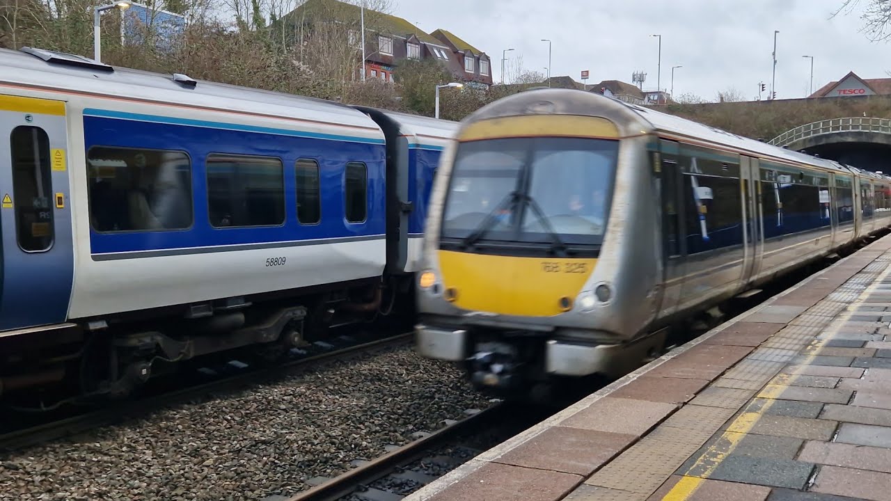 Trains at Gerrards Cross 7/2/26
