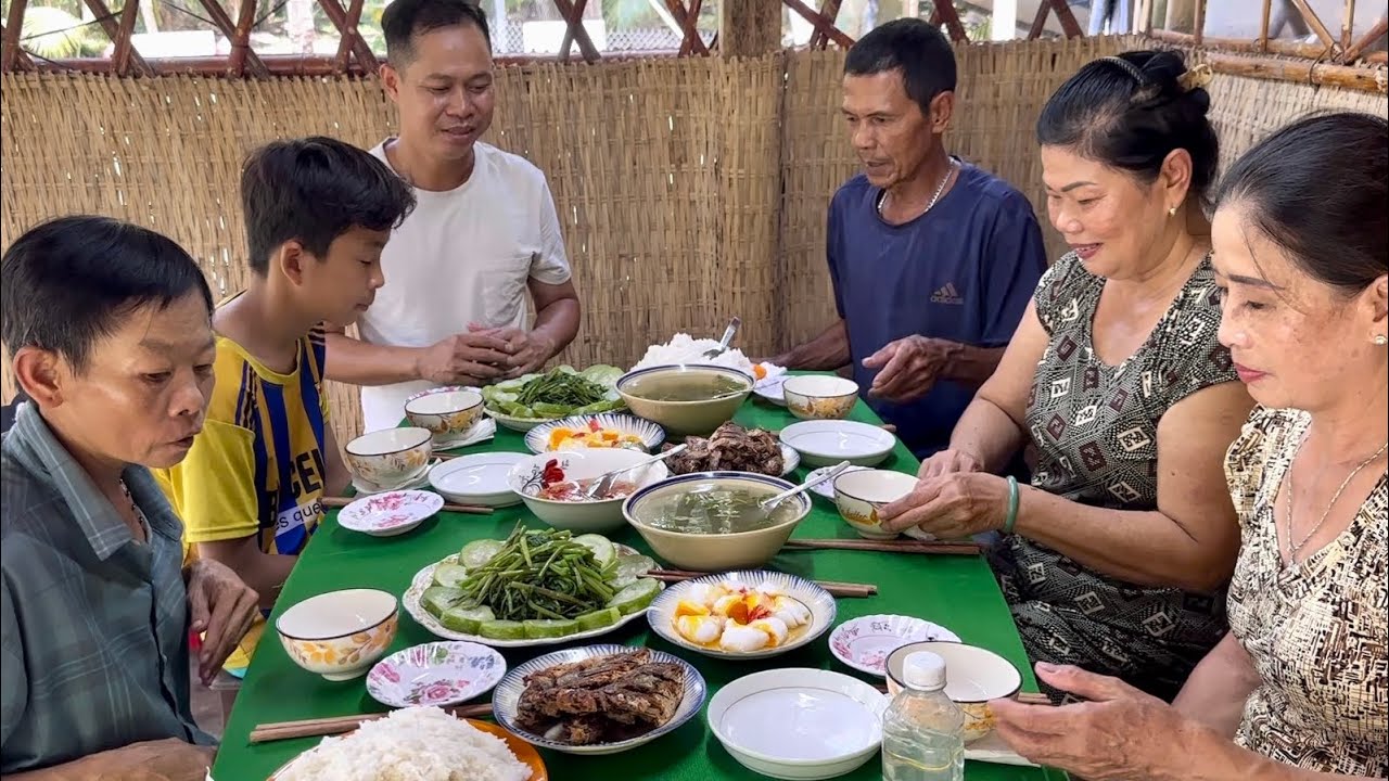 Cá muối Chiên Rau muống luộc chấm nước mắm chua những món ăn đậm vị quê hương /at6n
