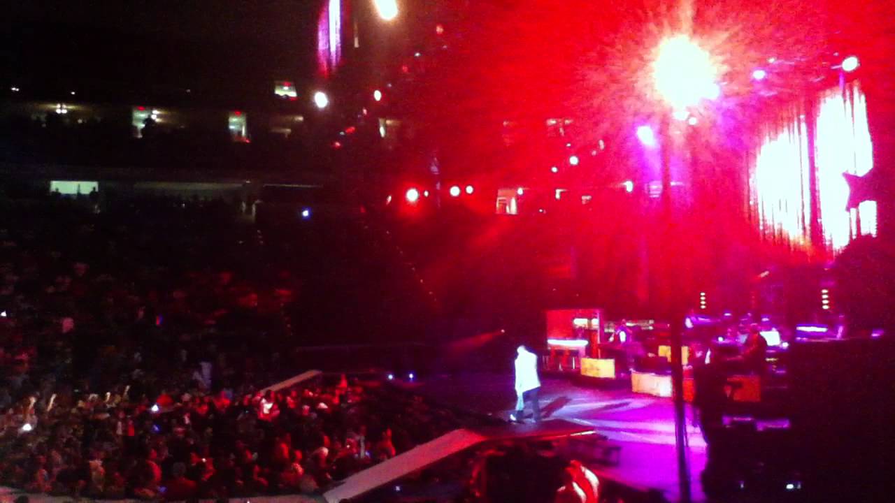 R.Kelly Perform Strip For You In Raleigh,NC