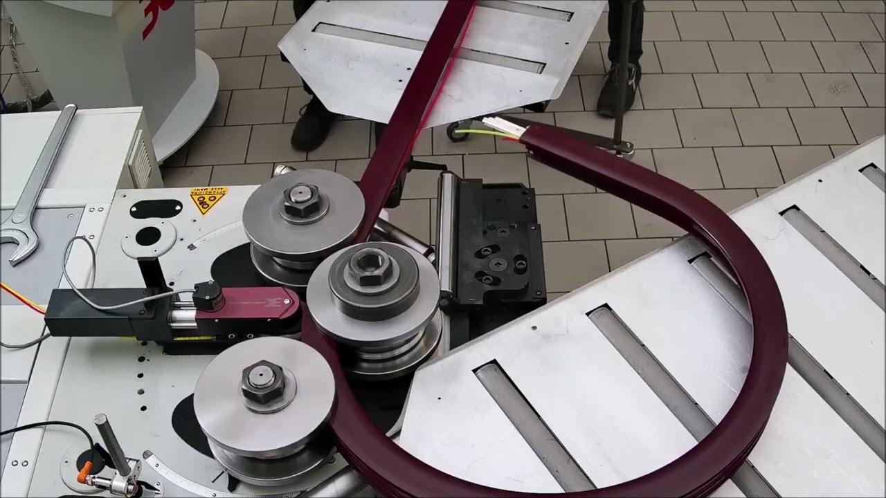 3C CLOMEA CURVATRICI - AT0019 Attrezzatura per gestione in sicurezza di geometrie chiuse.
