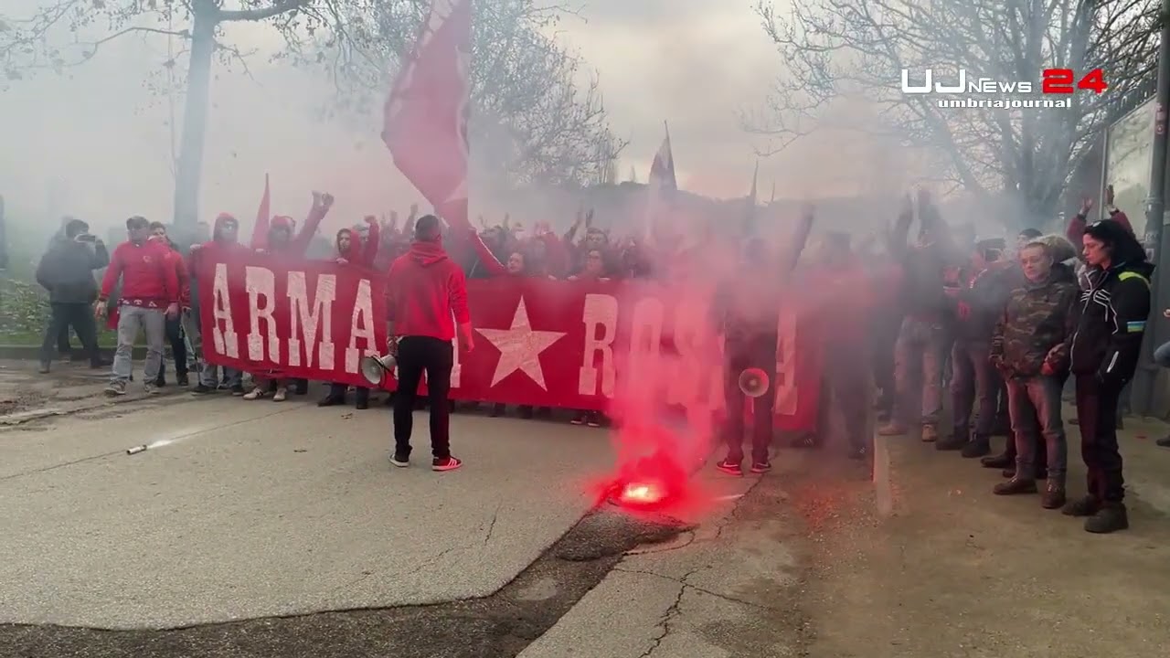 Perugia celebra funerali Mimmo Pucciarini, simbolo tifoseria Grifo