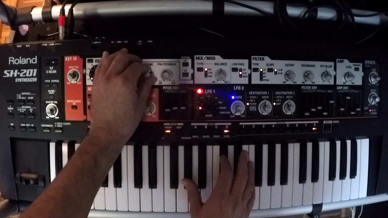 ROLAND SH201 - Sound Design Tutorial - Maroon 5 - Sugar