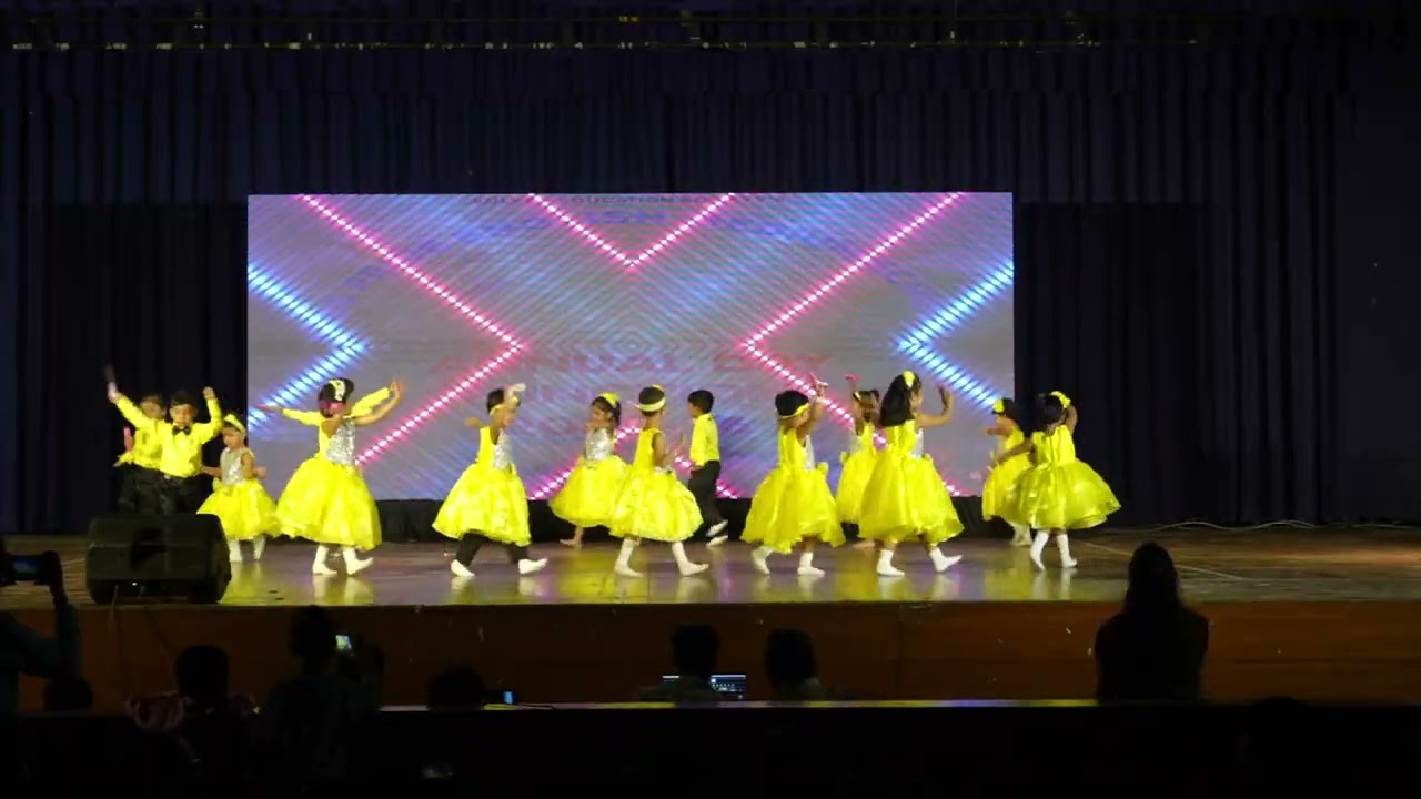 Lat lag gai Mobile side effects with thunderous energy and pride in every step by KPEM School 2025